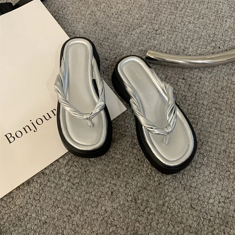 

Шлепанцы женские массивные на платформе, Модные Элегантные Тапочки с клипсой, сланцы, для улицы, пляжа, 2024