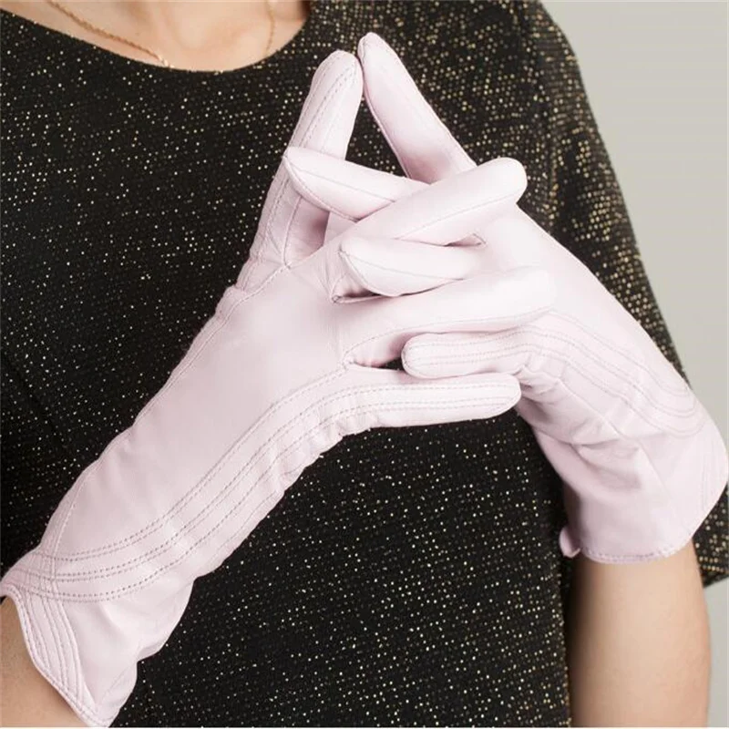 Рисунок 3 - Женские варежки из натуральной кожи