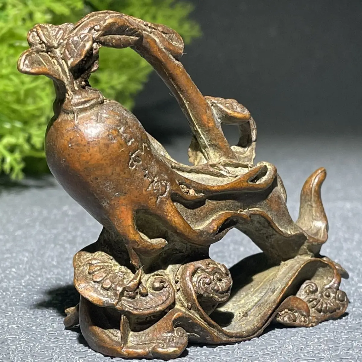 

Solid Old Copper Carved Ginseng Ruyi Small Retro Tea Ceremony Bronze Pet Antique Tool Bronze Artifact Life is Like a Play