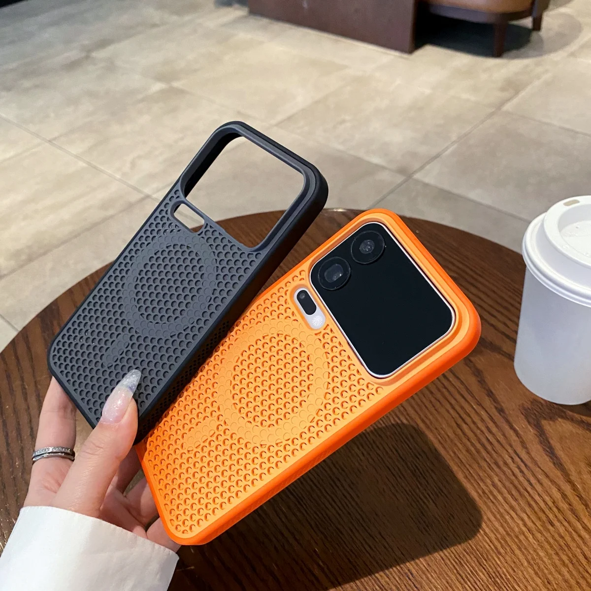 Dual-Tone Breathable Mesh Cooling Phone Case with Magnetic Compatibility