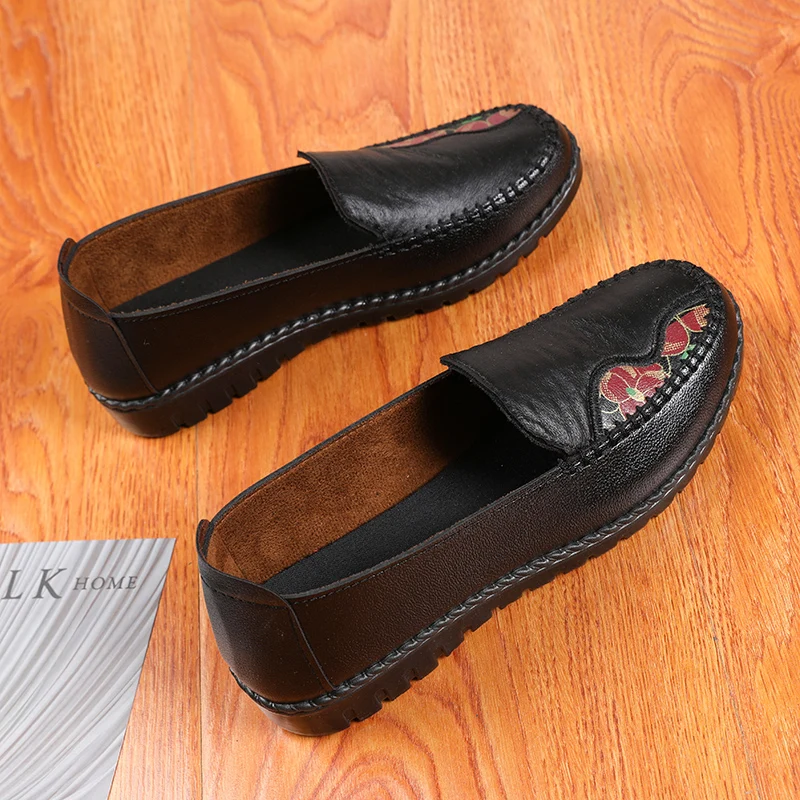 الصيف حذاء نسائي كاجوال جلد النساء أحذية مسطحة المتسكعون الانزلاق على السيدات خفيفة الوزن الأخفاف أحذية مصممين Zapatos Mujer