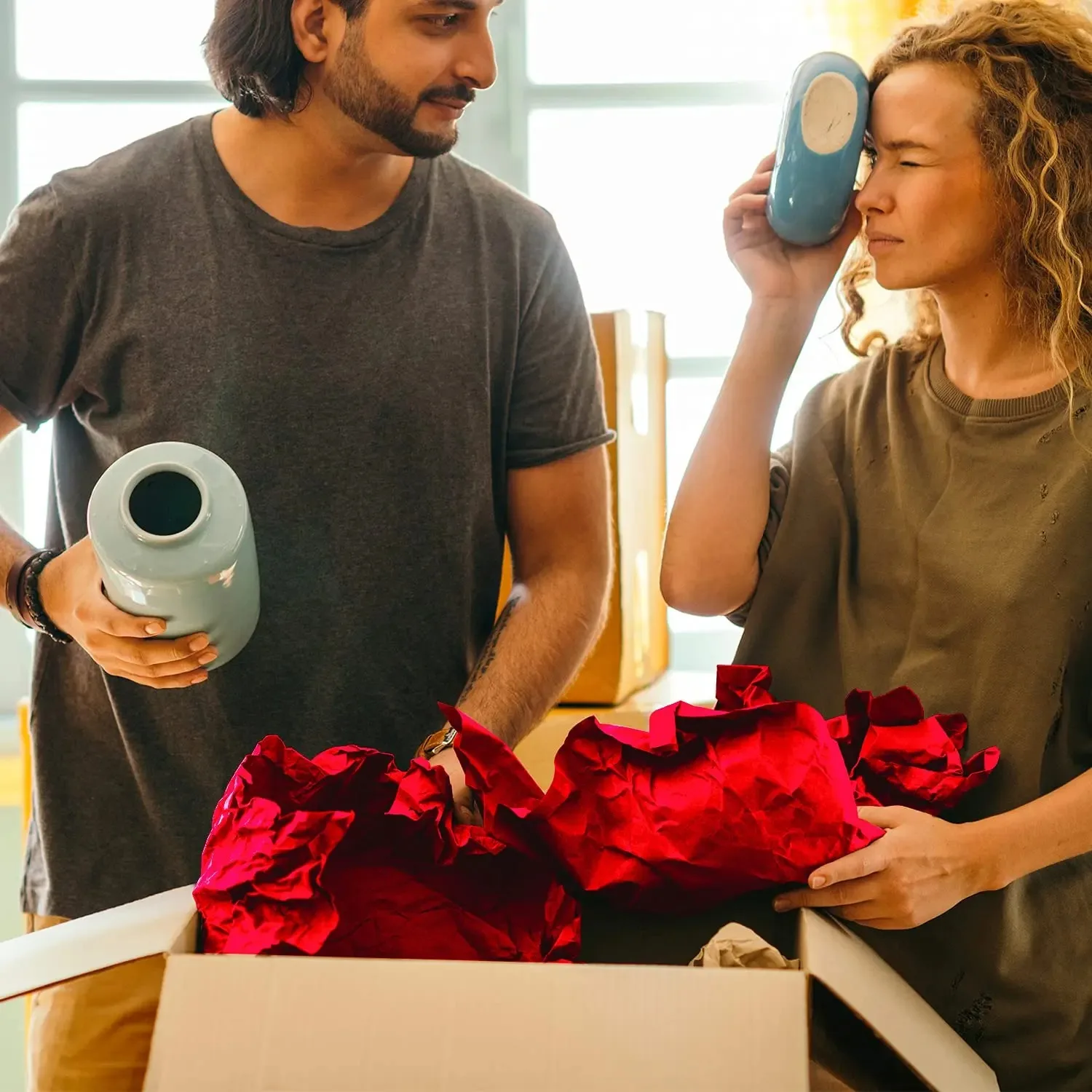 Eco-Friendly Red Kraft Packaging Paper for Shipping and Cushioning
