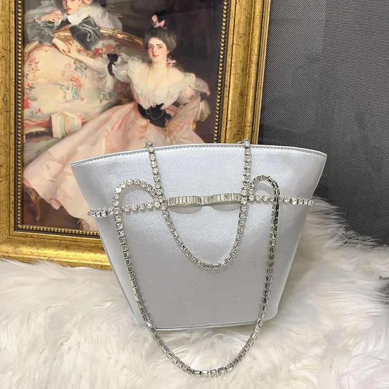 Large Capacity Tote Bag Simple Elegant Commuter Underarm Diamond Embedded Chain Single Shoulder Handbag Stylish New Model