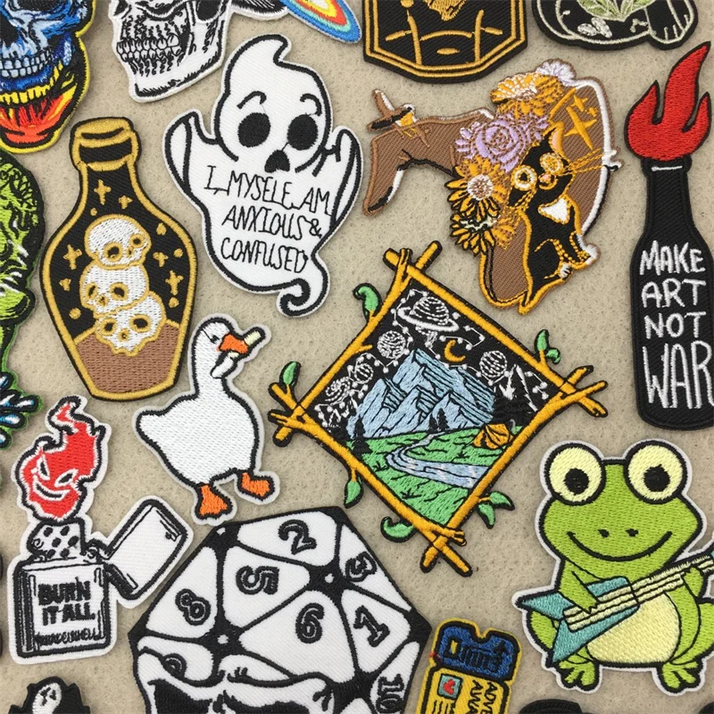 Lustige Anime Kleidung Patches Punk und Cartoon Eisen-auf Übertragungen für Kleidung Streifen für Jacke Bügeln Anwendungen