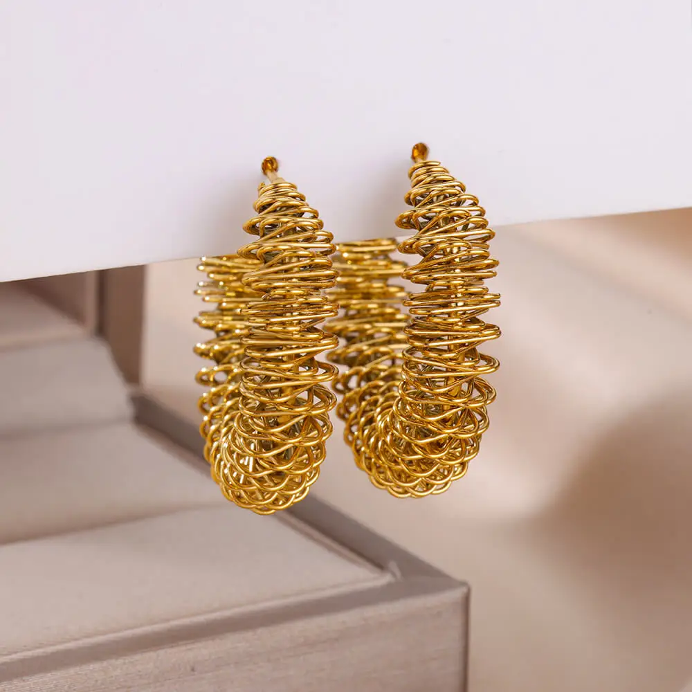 C-shaped Rotating Spring Narrow Earring For Women