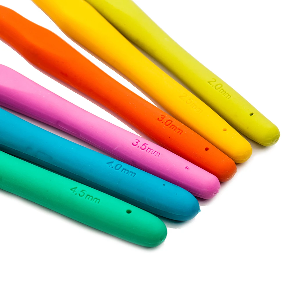 Crochet Hooks Set DIY Apparel Needlework Smooth Touch Easy to Operate Comfortable Grip Soft Handle Weave Yarn Needle Accessory