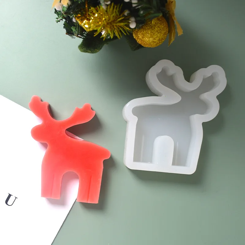 

Christmas Deer Aromatherapy Candle Silicone Mold - Create Festive Holiday Decorations and Relaxing Scents