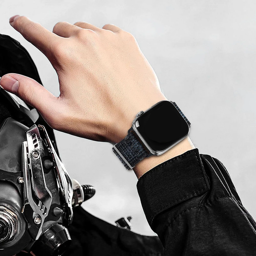 Durable Nylon Loop Strap for Smartwatches - Adjustable and Comfortable Watchband