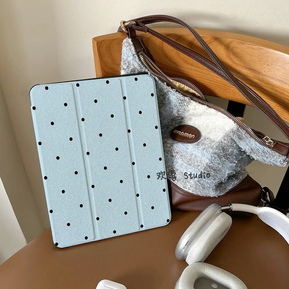 Chic Black Polka Dot Tri-Fold iPad Case with Pencil Slot