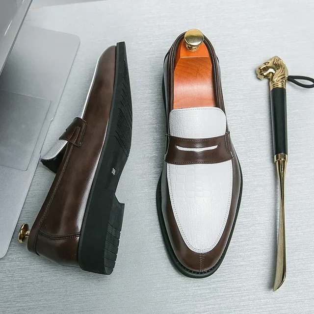 Mocassini da festa da uomo misti di colore moda Scarpe da lavoro in pelle bianca nera Articoli di lusso Estate Nuove scarpe slip-on bianche caffè 3