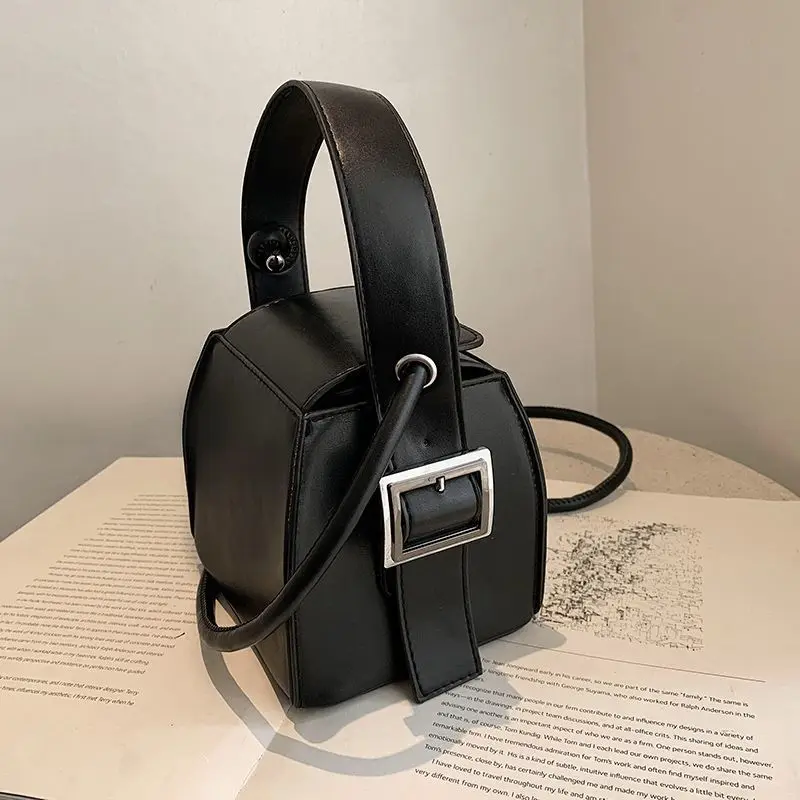 High Quality Handheld Shoulder Bag for Women Ins Stylish Uncommon Designed Box Small Square Bag Fashionable Phone Pouch