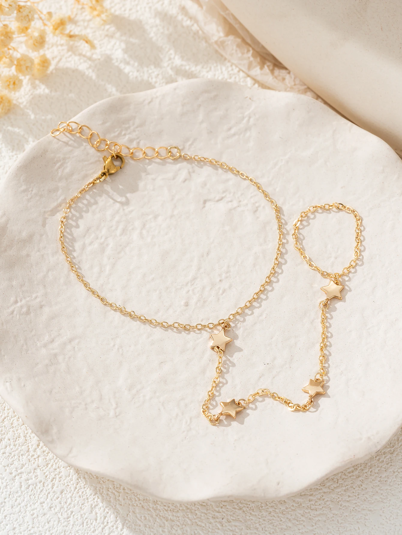 Minimally Stylish Mini Star Pendant Integrated Ring Bracelet