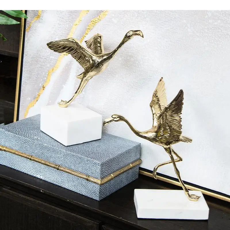 

Металлические украшения в виде фламинго, золотая статуя птицы, Мраморная основа, металлические изделия, имитация птицы, Современное украшение для дома