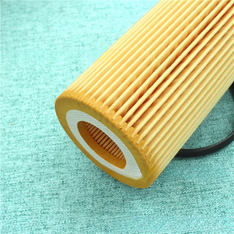 Car Oil Filter 30788490/ 30788821 Car Accsesories Oil Filter for Volvo C30 C70 II S40 II V40 V50 V60 I V70 III XC60 I XC70