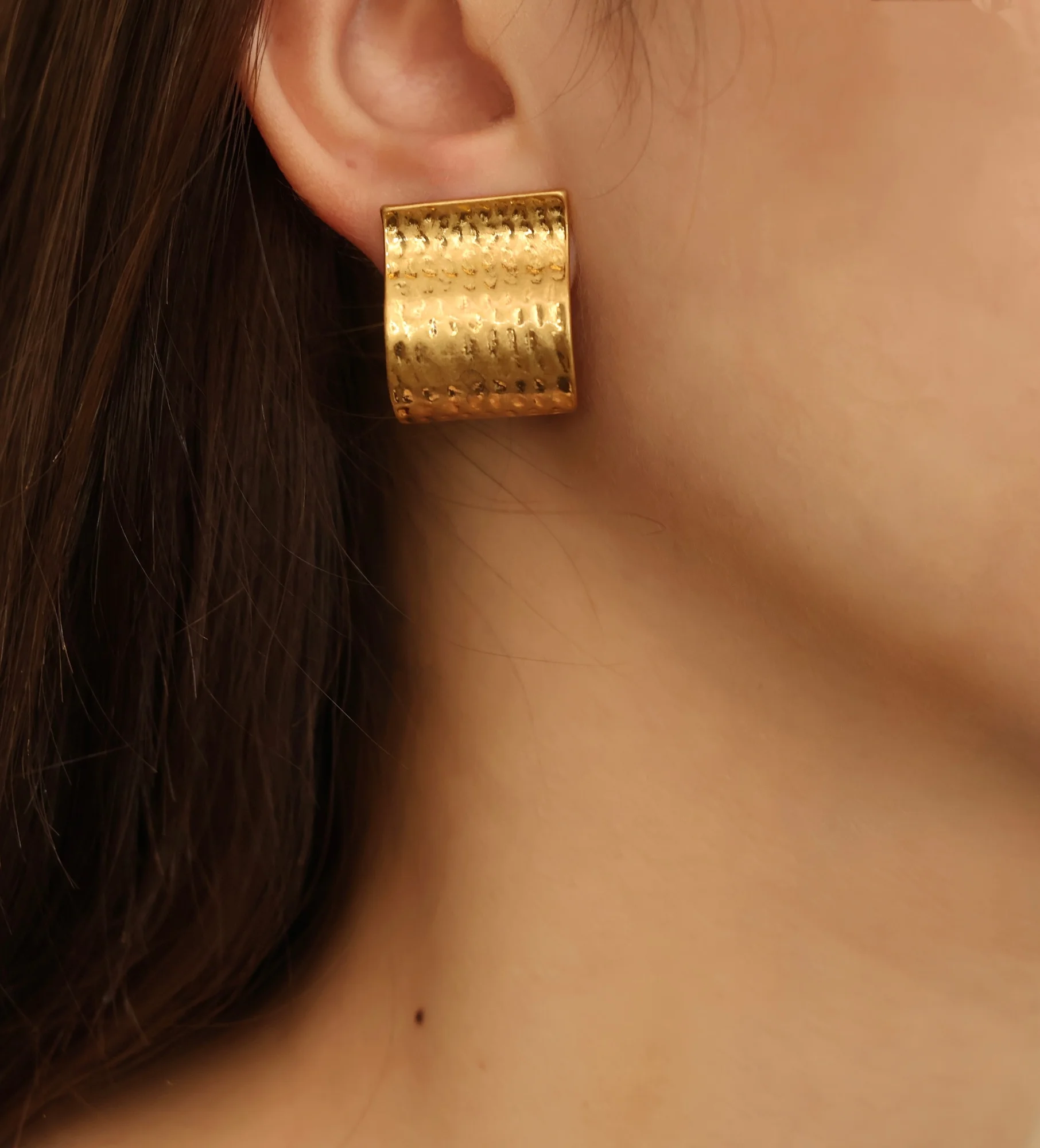 

New French Vintage Fashion Gold-plated Ear Clip Earrings Women's Jewelry
