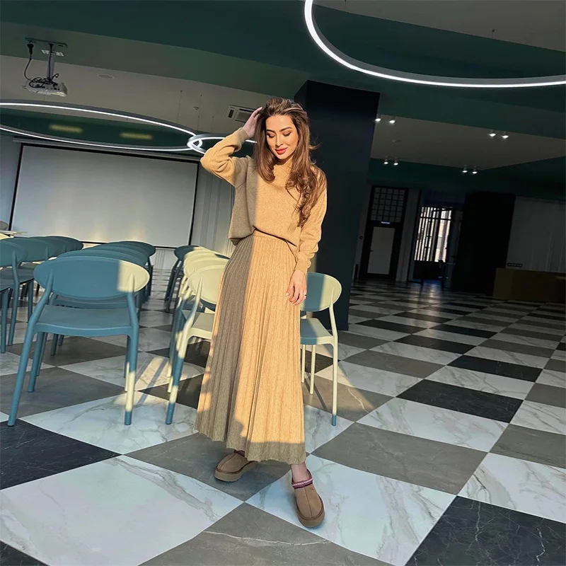 

Women Eid Muslim Dresses Musulman Ensemble Two Pieces Arab Dubai Kaftan O Neck Solid Tops Morocco Pleated Skirts Casual