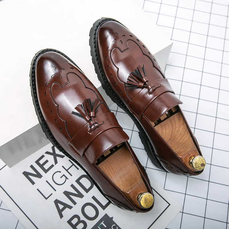 

Loafers Men Brown Pointed Leather Shoes Tassels Small Leather Shoes Fashion Business Breathable Casual Men Shoes Zapatos Hombre
