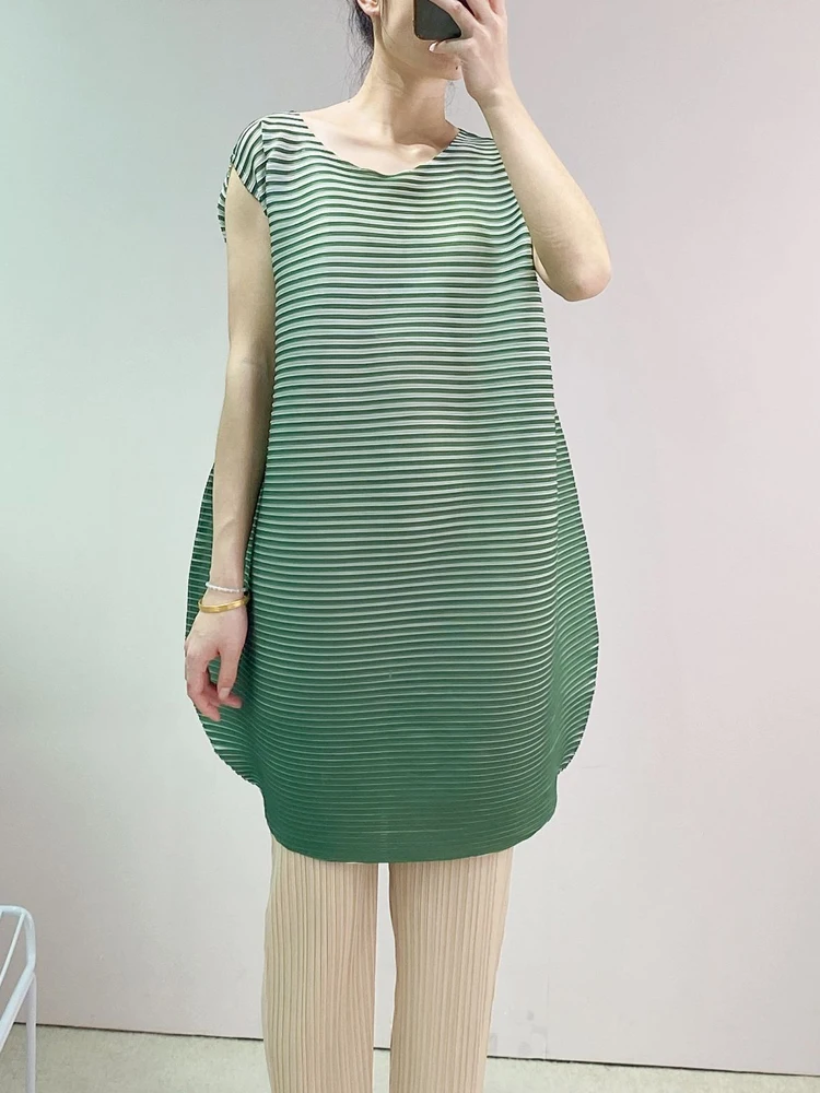 

Women's Thin Gradient Party Dresses for Summer 2022 Miyak folds Fashion Loose Large Size Slim Short Lantern Dress