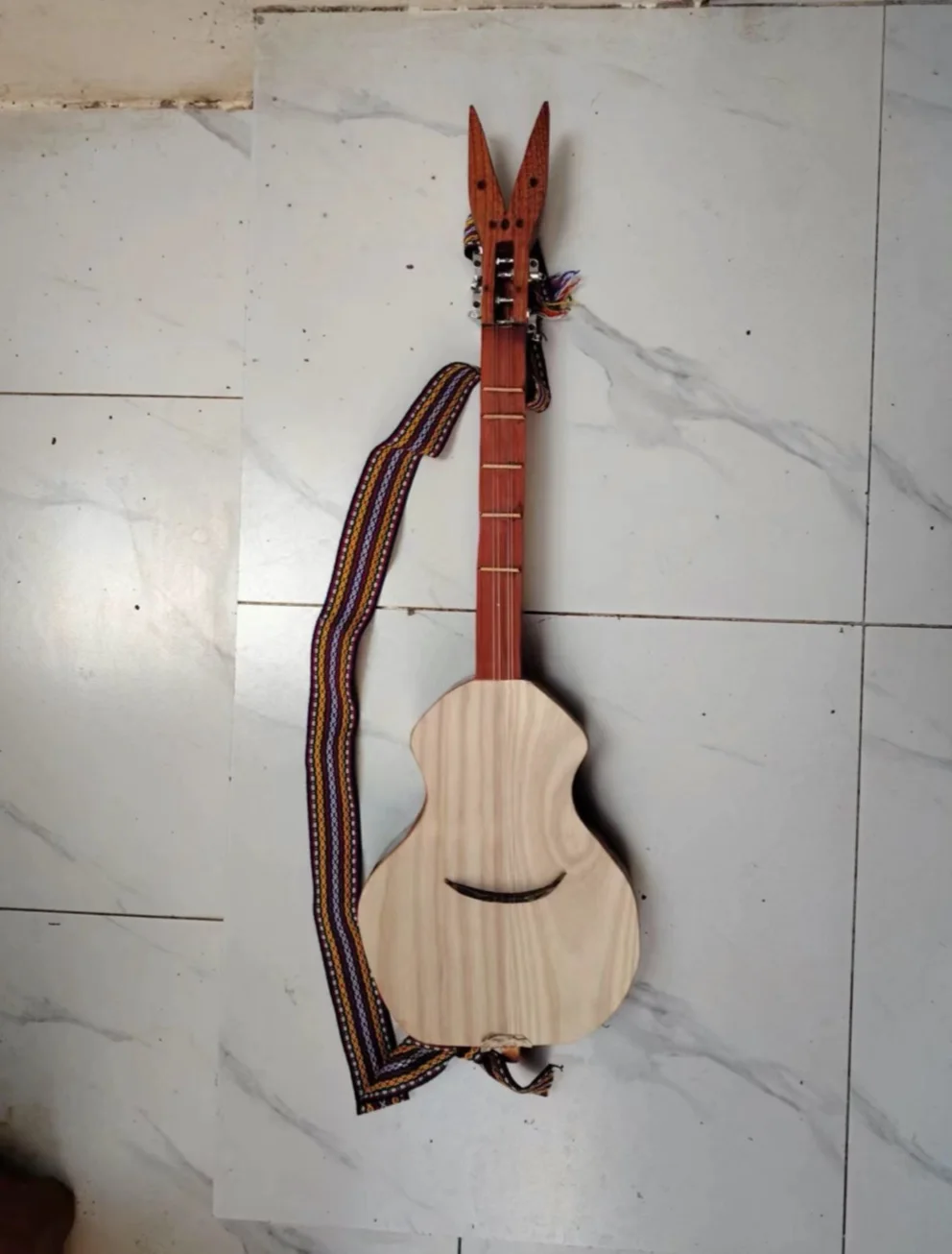 China Yunnan Sanxian Three-stringed Browne Xishuangbanna Intangible heritage handmade stringed instrument