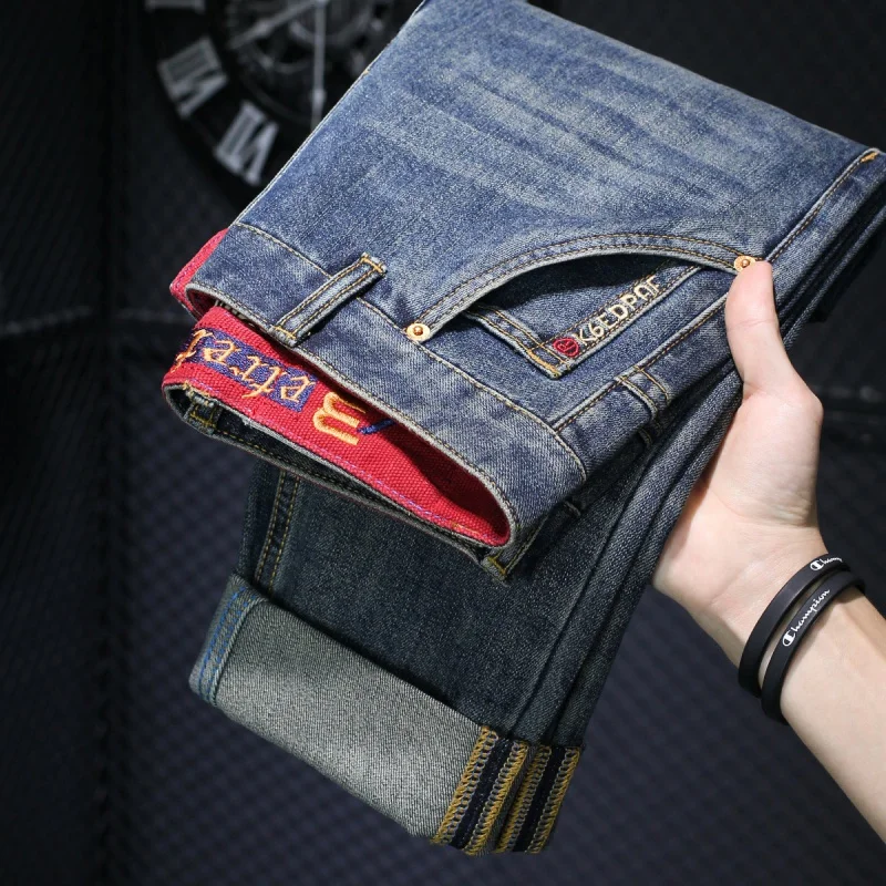 Рисунок 2 - Мужские ретро джинсы с ностальгическим эффектом