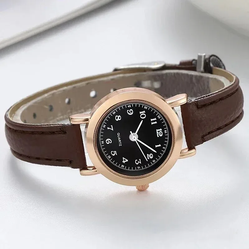 Simple and Cute Small Strap Dial Couple Watch Women Exquisite Retro Leather Quartz Wirstwatch Fashion Clock San Martin Store