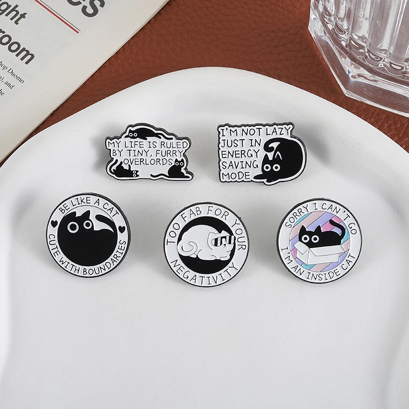 Süße schwarze Katze Sammlung Emaille Pin Punk große Augen Kätzchen Tier Brosche Revers Rucksack Abzeichen Schmuck Geschenke für Katzenliebhaber Freunde – Detail 4