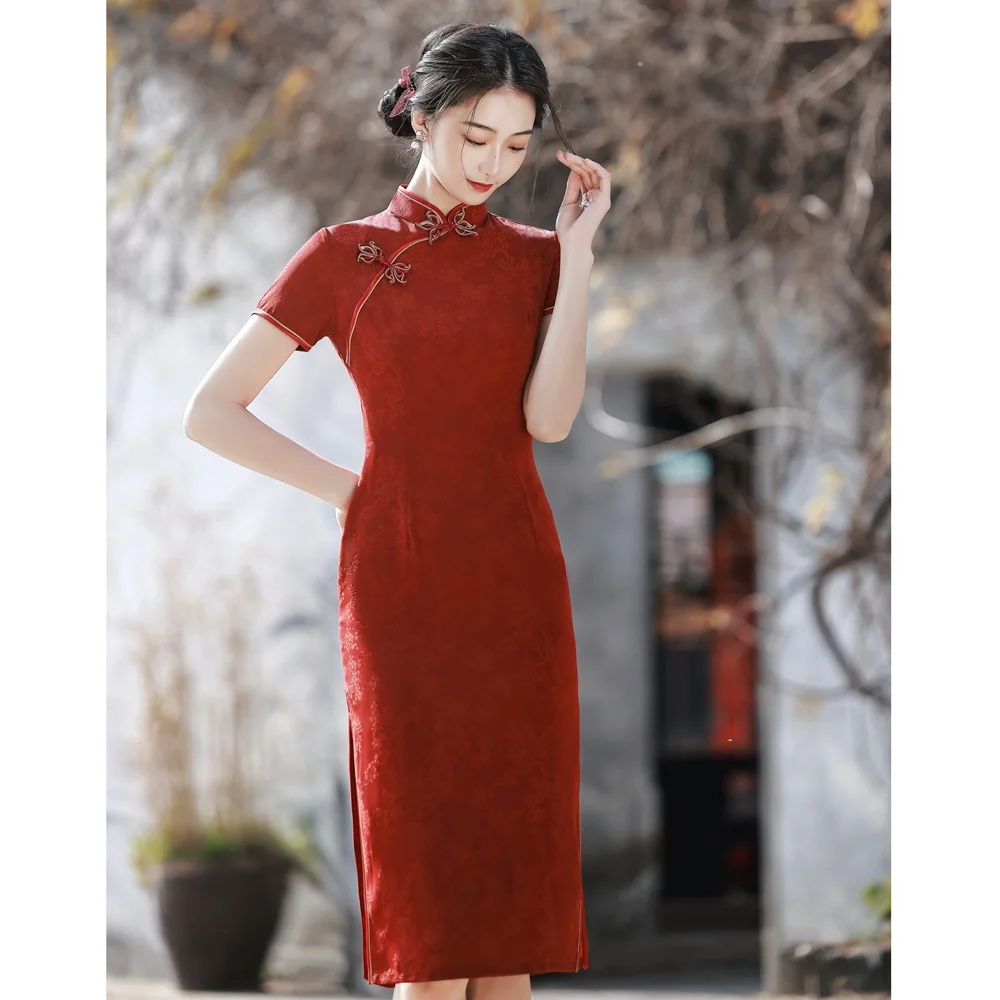 

Exquisite Mandarin Collar Mid-Length Cheongsam Spring Short Sleeve Jacquard Satin Qipao Chinese Women Dress