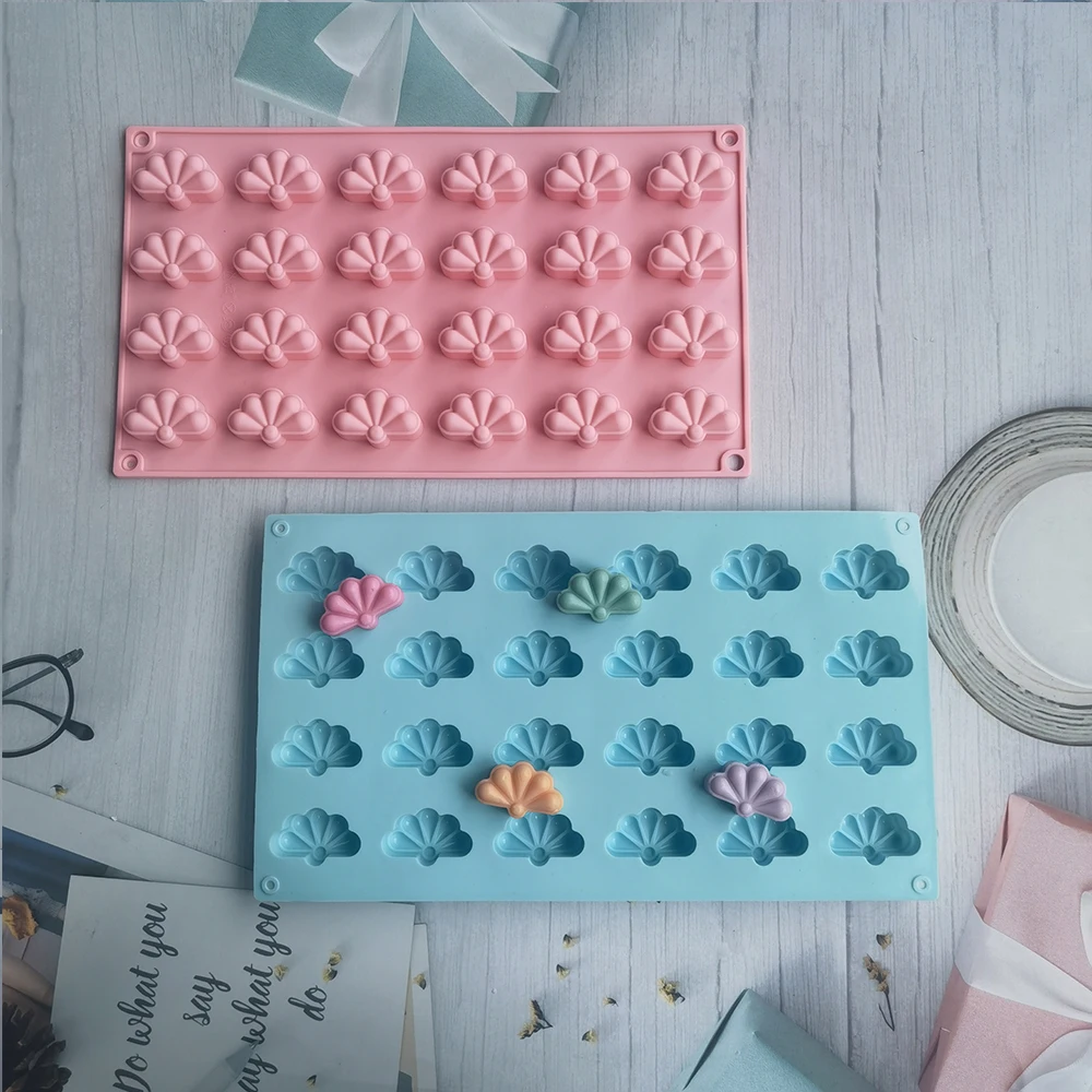 

Silicone Cake Mold 24 Cavities Leaf Shape Ice Cube Soap Candle Moulds Sugar Craft Chocolate Mould Mini Ice Cream Baking tools