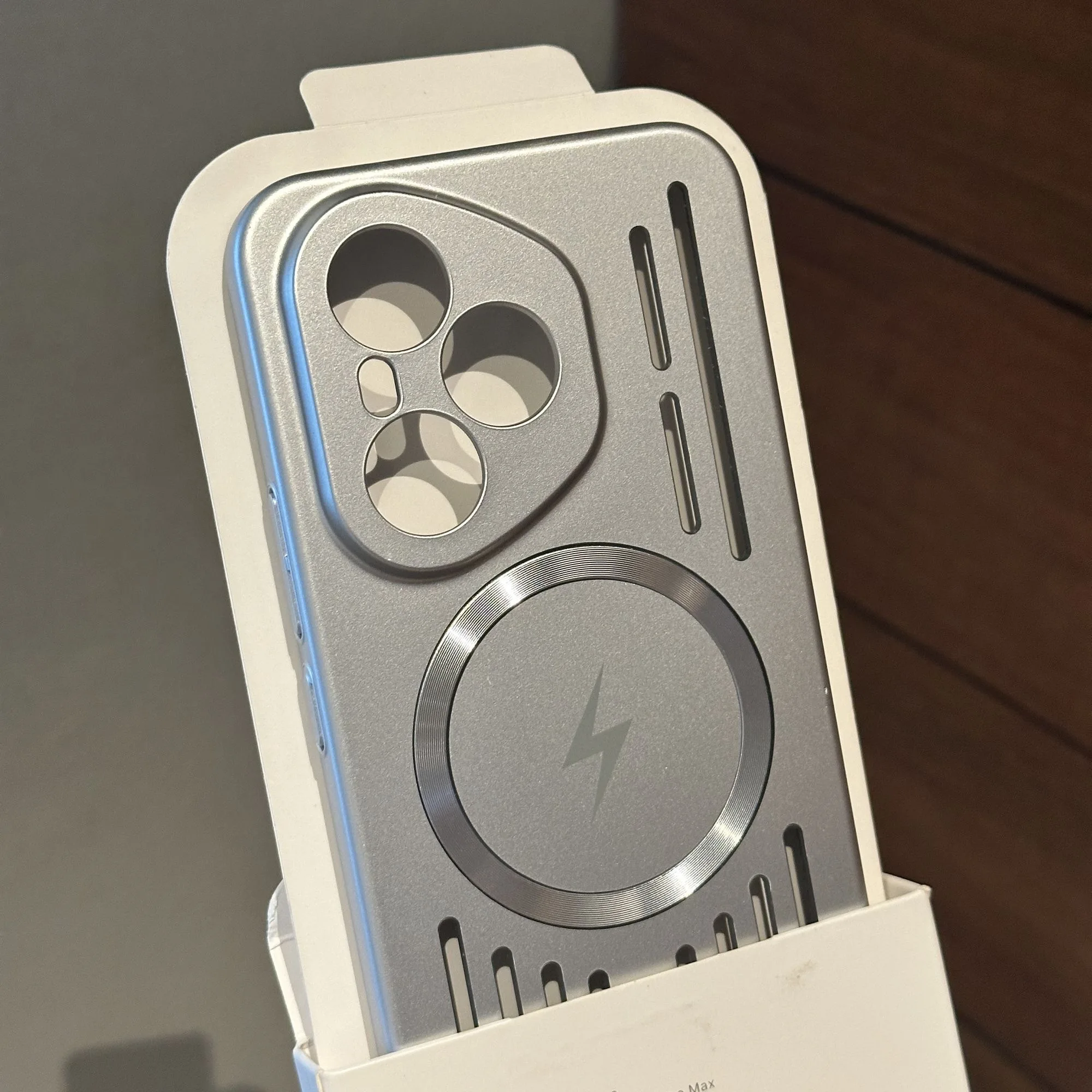 Hollow Heat Dissipation Magnetic Case with Magsafe Compatibility - Rugged Metal & PC Cover