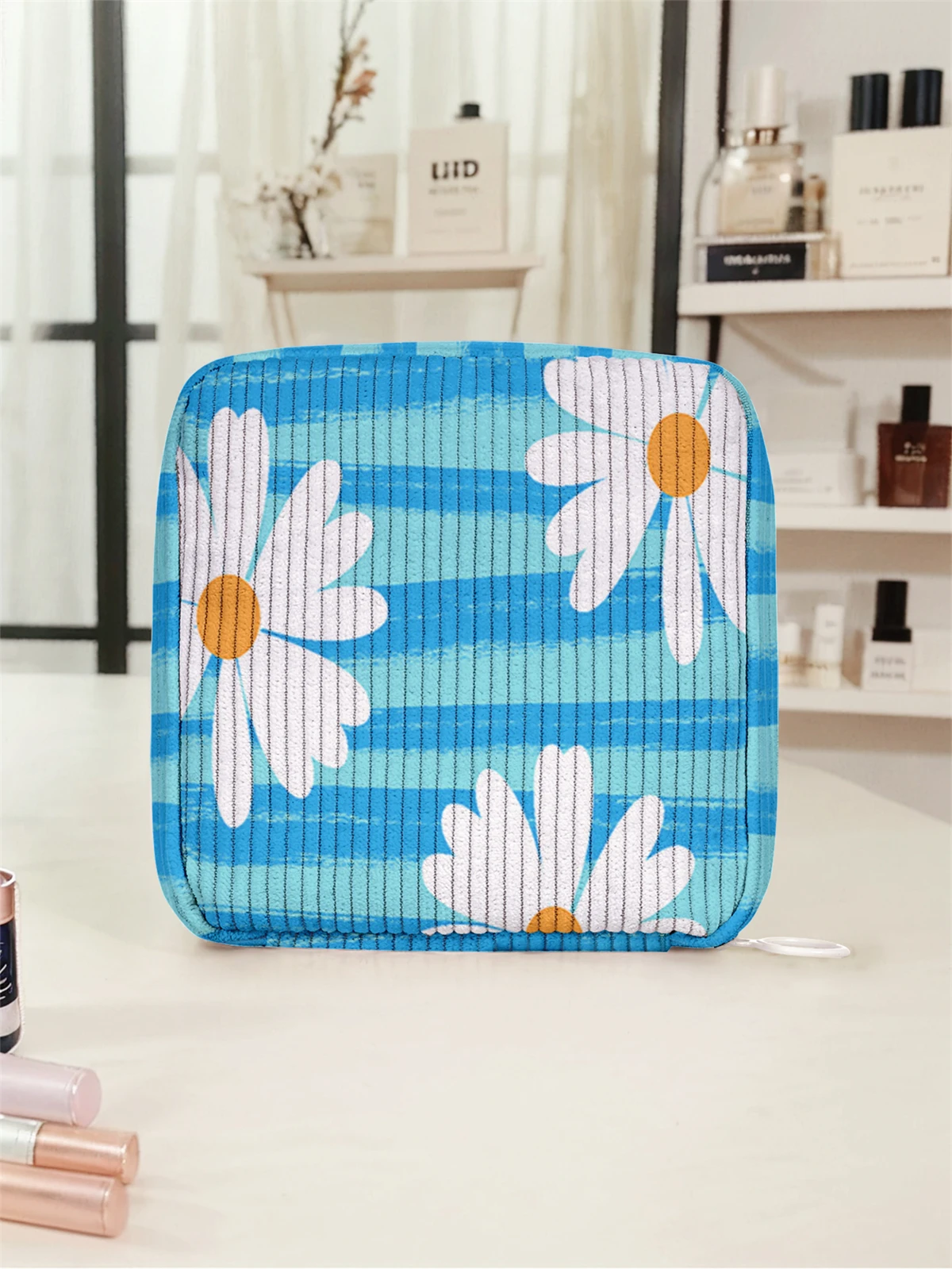 Daisy pattern printed sanitary napkin storage bag, women's lightweight tissue bag, sanitary tissue bag