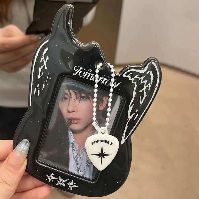 thumbnail image 1 of Soporte para tarjetas fotográficas Kpop, soporte para exhibición de fotos con llavero de amor, fundas protectoras para fotos de ídolos, funda protectora para tarjetas de identificación y crédito, 1 of 5