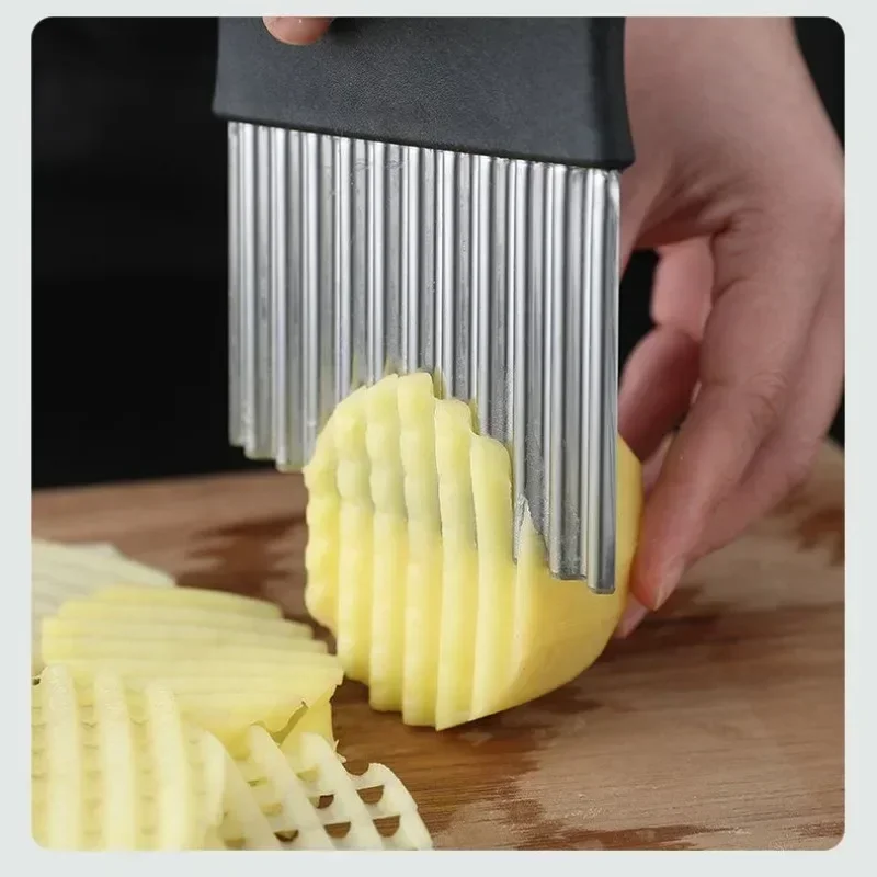 Stainless Steel Potato Chip Slicer Dough Vegetable Fruit Crinkle Wavy Kitchen Knife Cutter Chopper French Fry Maker Tools Gadget fruit slicer vegetable slicer crinkle cutter vegetable cutter potato slicer fruit knife kitchen knife potato chip maker potato cutter food slicer