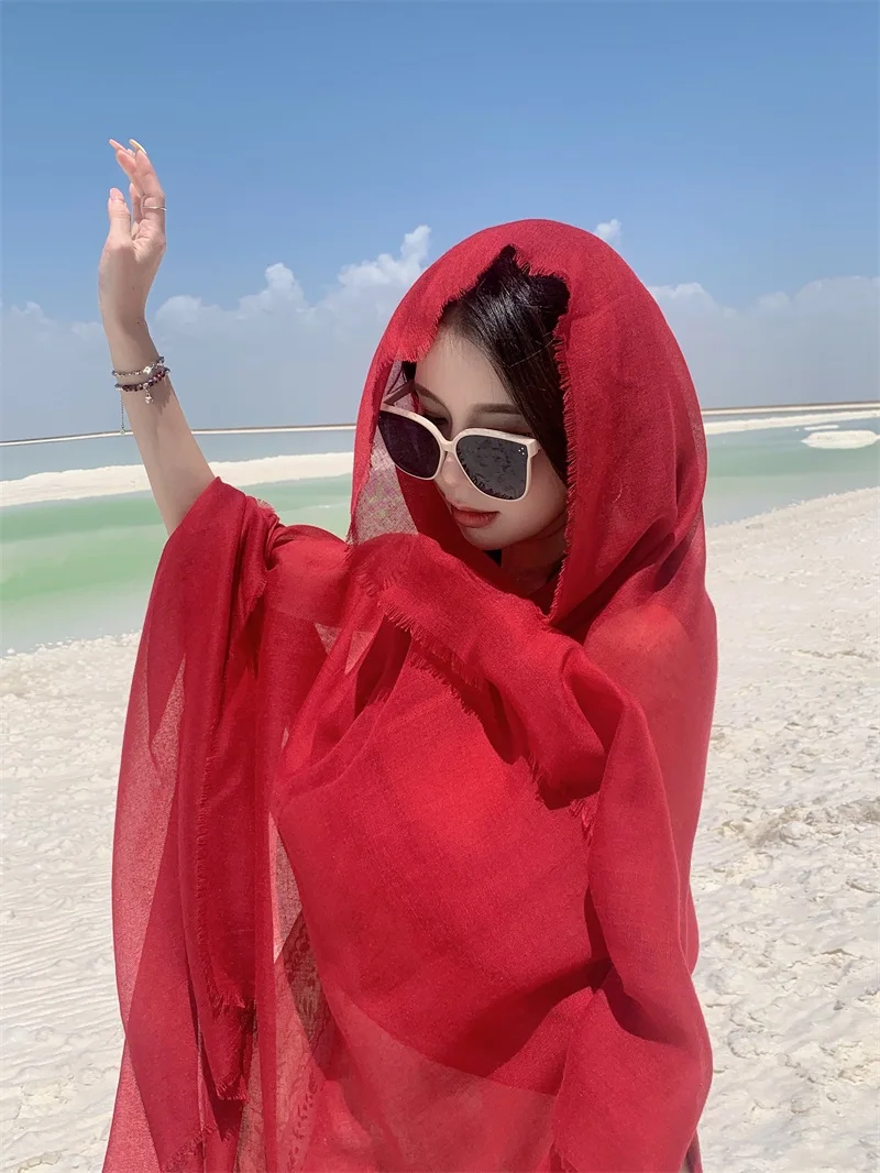 Sonnenschutz für Damen, einfarbig, Rot, ultradünn, weich, atmungsaktiv, elegant, langer Schal, Strandkleidung, geeignet für Urlaubsgeschenke – Detail 3