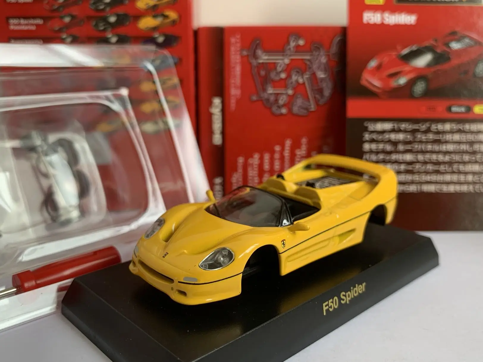 

1/64 KYOSHO F50 Spider Collect die casting alloy assembled trolley model