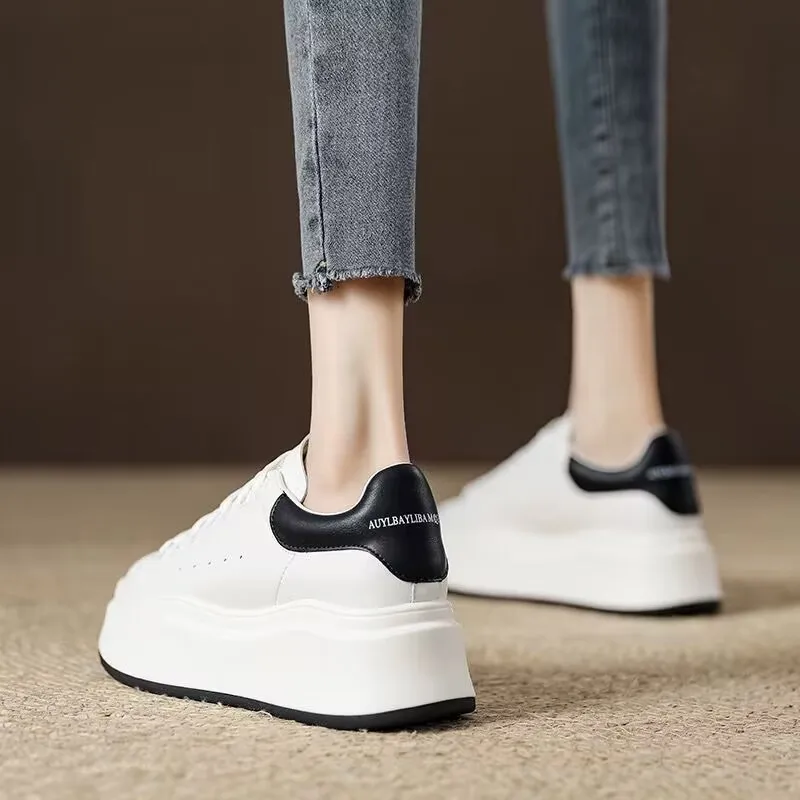 

Women Casual Shoes Fashion Butterfly Decor Round Head Sneakers Leather Lace-Up Platform Ladies Vulcanized Shoes Female Footwear