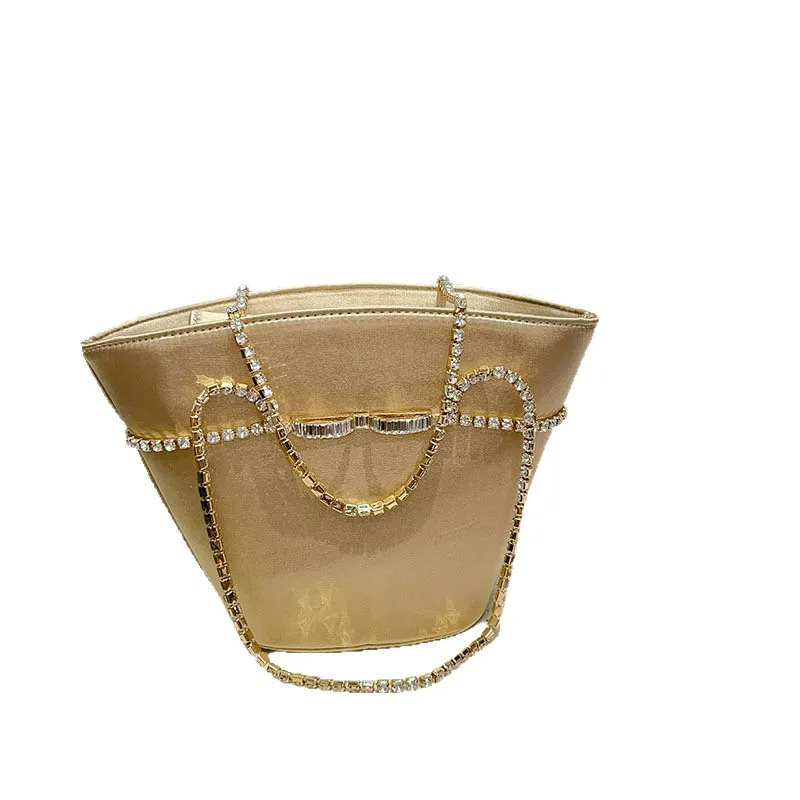 Large Capacity Tote Bag Simple Elegant Commuter Underarm Diamond Embedded Chain Single Shoulder Handbag Stylish New Model