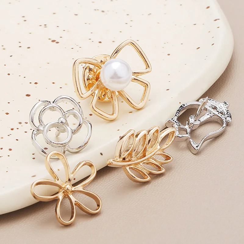 Exquisite Mini Gold Color Brooch For Women Elegant Charm Pearl Sweater Cardigan Clip Dress Shirt Collar Lapel Pin Jewelry Gifts