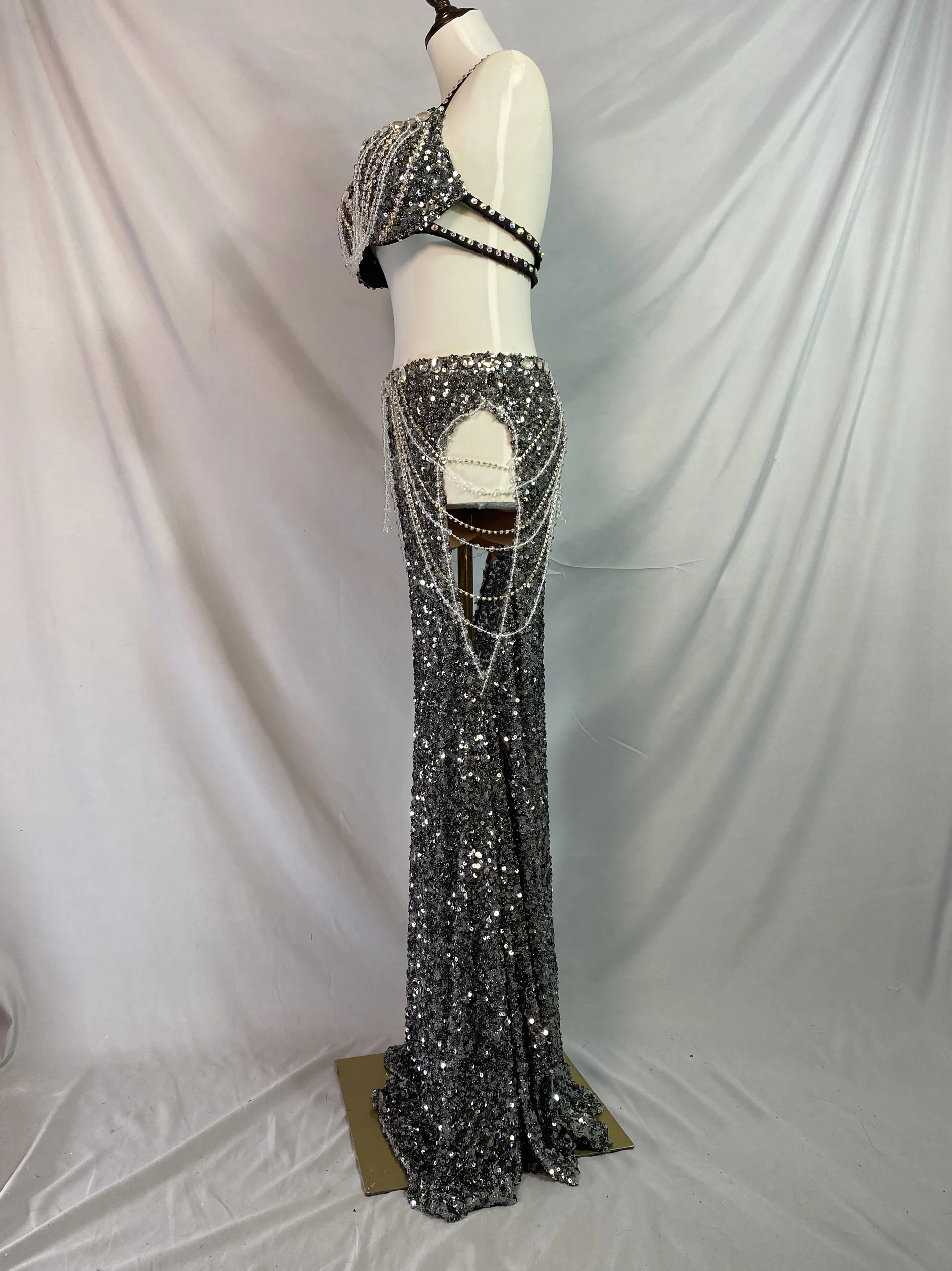 2024 밸리 댄스 의상 세트 럭셔리 풀 다이아몬드 브래지어 + 프리미엄 스팽글 스커트 오리엔탈 댄스 전문 성능 의류