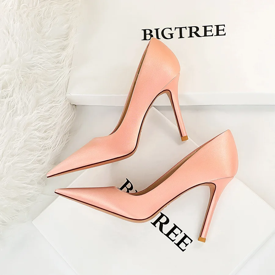 Silk Pointed Heel Shoes Women Thin Heel High-heeled Satin Elegant High Heels Shoes Plus Size 42 43 Hollow Pumps