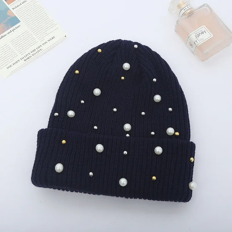 Solid Color Curled Edge Brimless Cap Pearl Decoration Shining Knitted Hat Fashuonable and Ersatile Outdoor Cold Proof Warm Hat 3