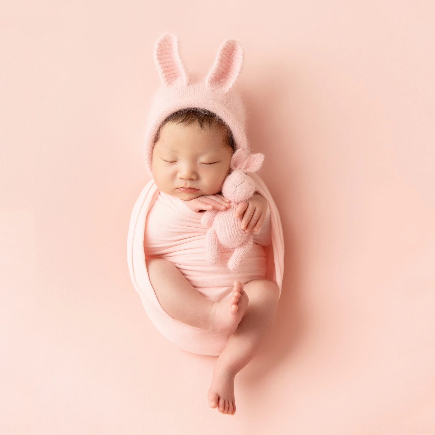 

0-1 Month Newborn Photoshoot Props Soft Stretch Swaddle Blanket Knitted Rabbit Ears Hat Bunny Doll Studio Baby Photography Props