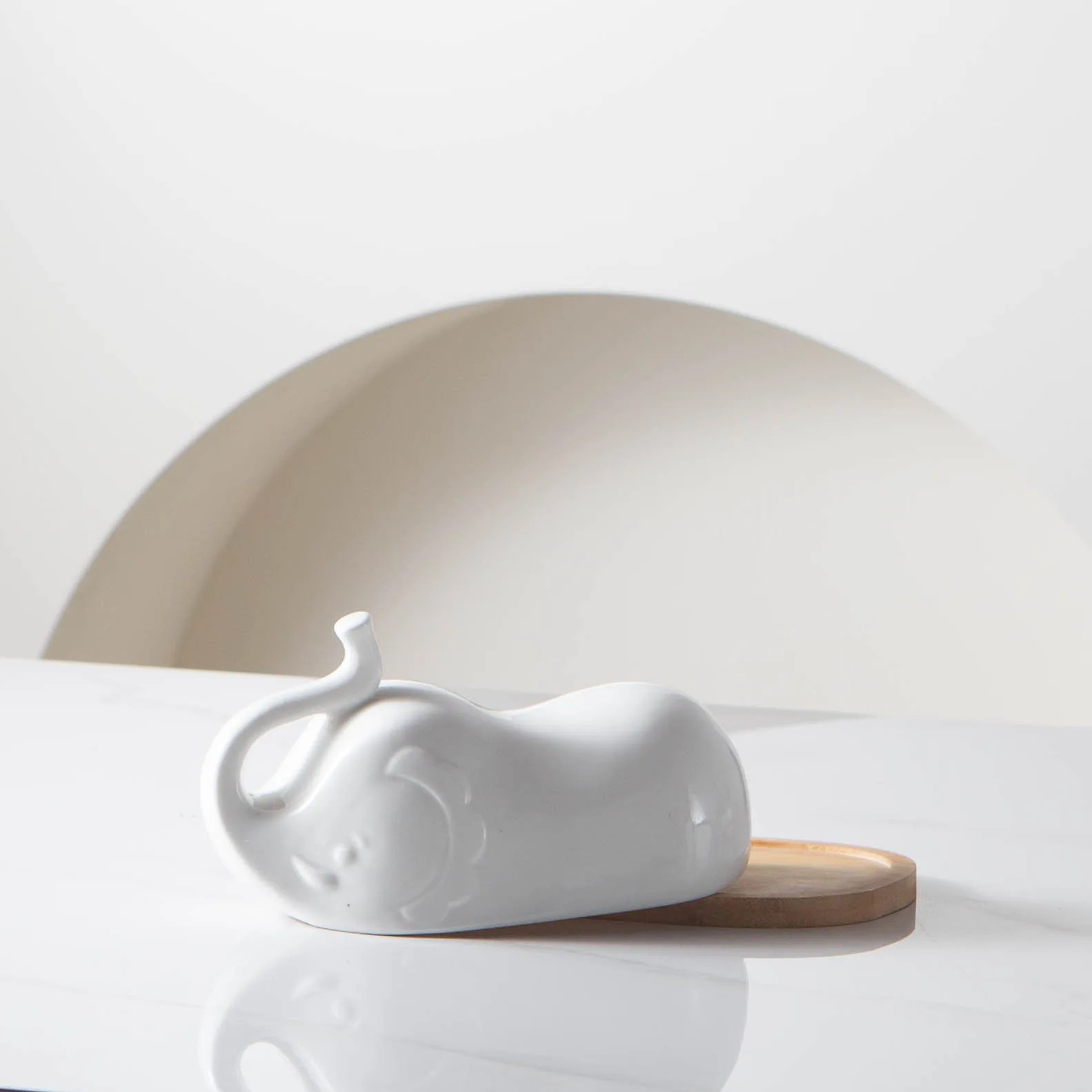 White Elephant Ceramic Butter Dish with Lid Brief Porcelain Butter Keeper Holder for Countertop And Refrigerator Door Shelf