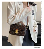 Nouveau Sac Femme 2026, Sac à Bandoulière Imprimé Tendance, Sac Carré à Main, Sac Bandoulière Polyvalent Texturé Haut de Gamme 3