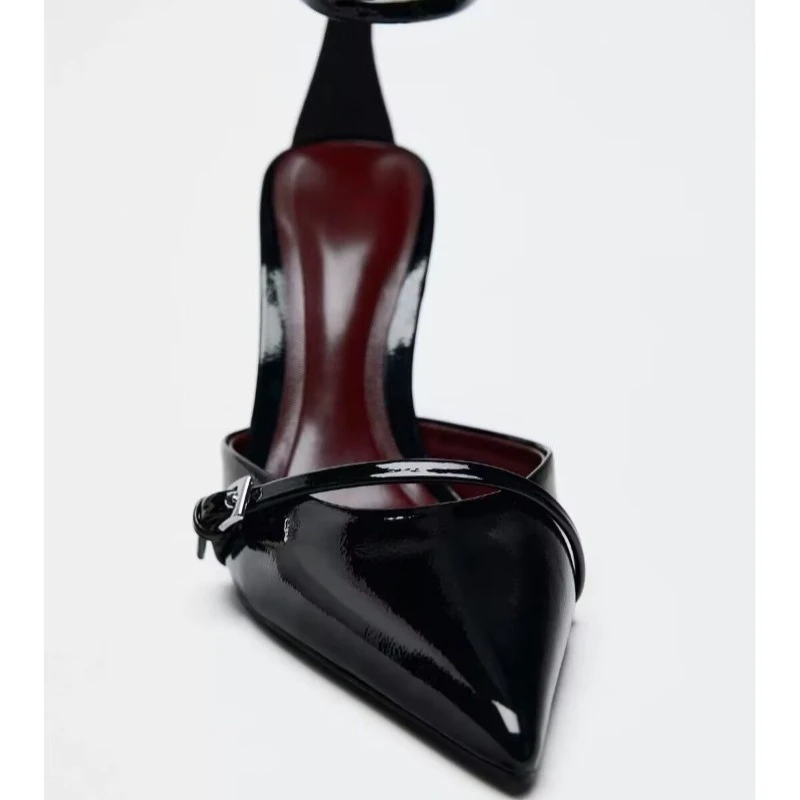 حذاء كعب خمري لامع بسير رفيع