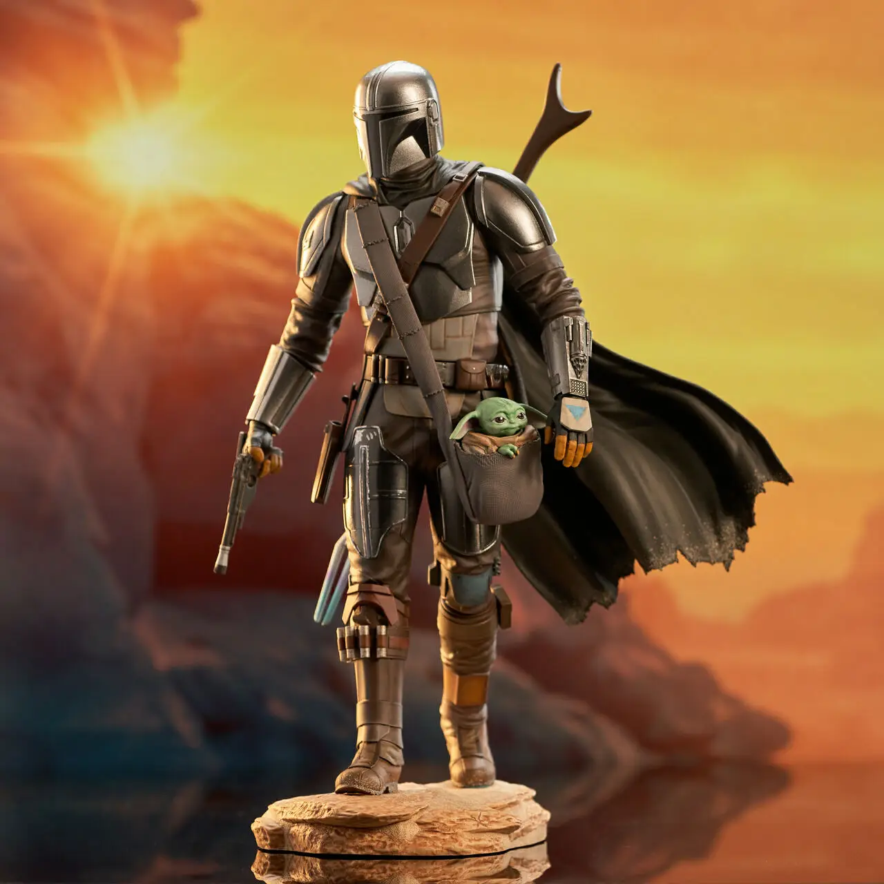 

In Stock Diamond Select Toys Original DST Star Wars Din Djarin and Grogu 10-inches Premier Collection Statue From