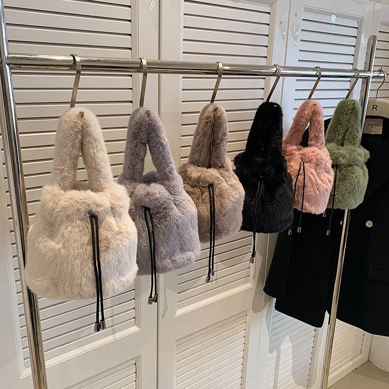 

Foreign soft hair female portable bucket 2023 autumn and winter new plush fashion Korean diagonal hair bag