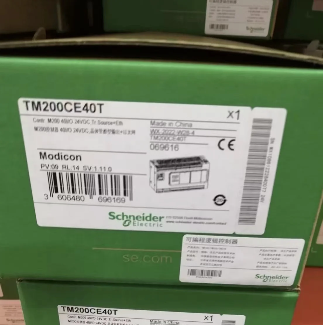 

L новый оригинальный TM200CE40T TM3TI8T XPSAC5121