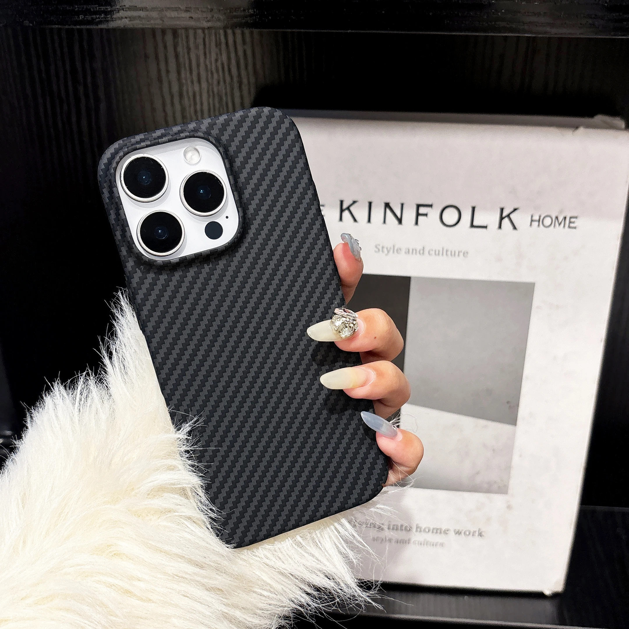 Sleek Carbon Fiber Texture Matte Shockproof Bumper Case - Slim Hard Back Cover