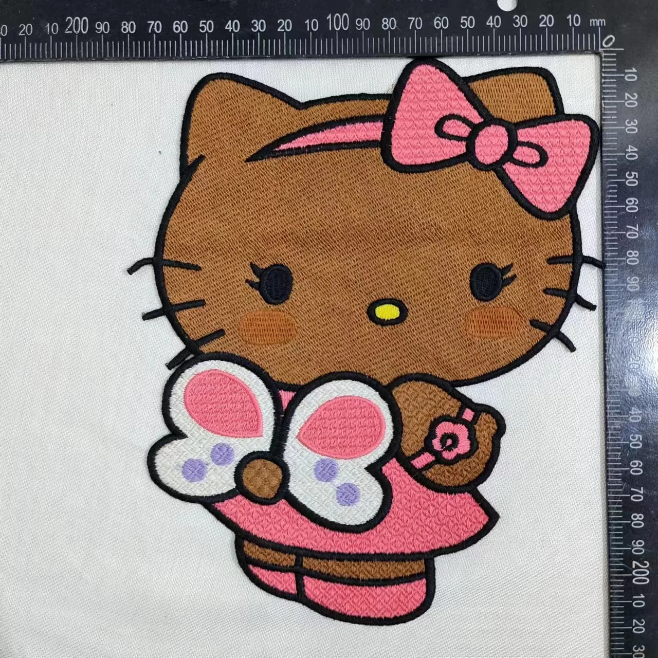 Some hello kitty patches I made for tote bags : r/Embroidery
