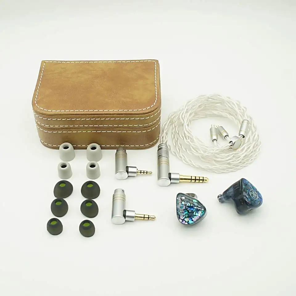 イヤホン Sound Rhyme SR8 (14BA) ダンスミュージック向けの片側14BA/ハイブリッドイヤホン「Sound